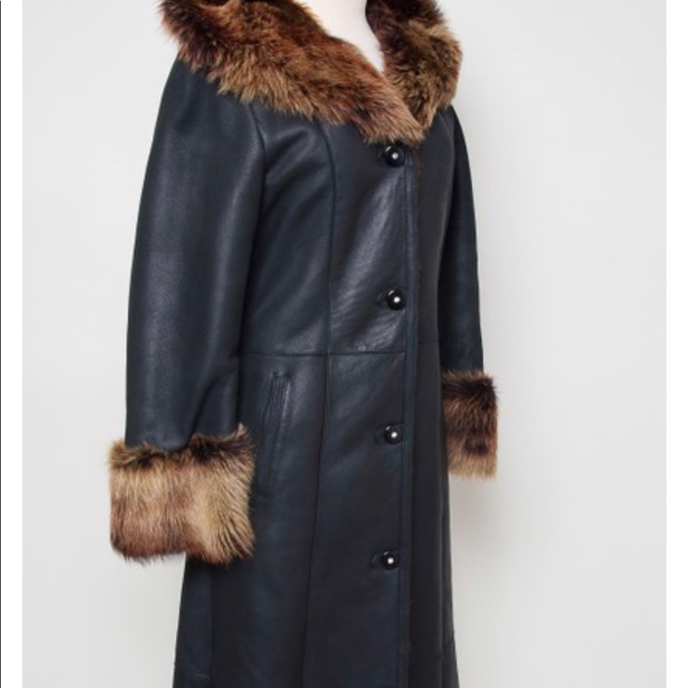 Shearling coat - Picture 3 of 8